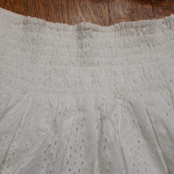 NWOT White lace mini (could also fit juniors) - Picture 2 of 2